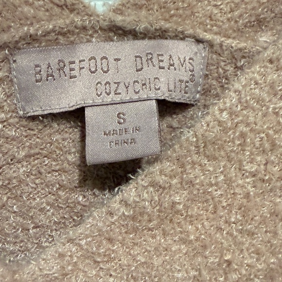 Barefoot Dreams Soft Pink V-Neck Sweater - Picture 3 of 3